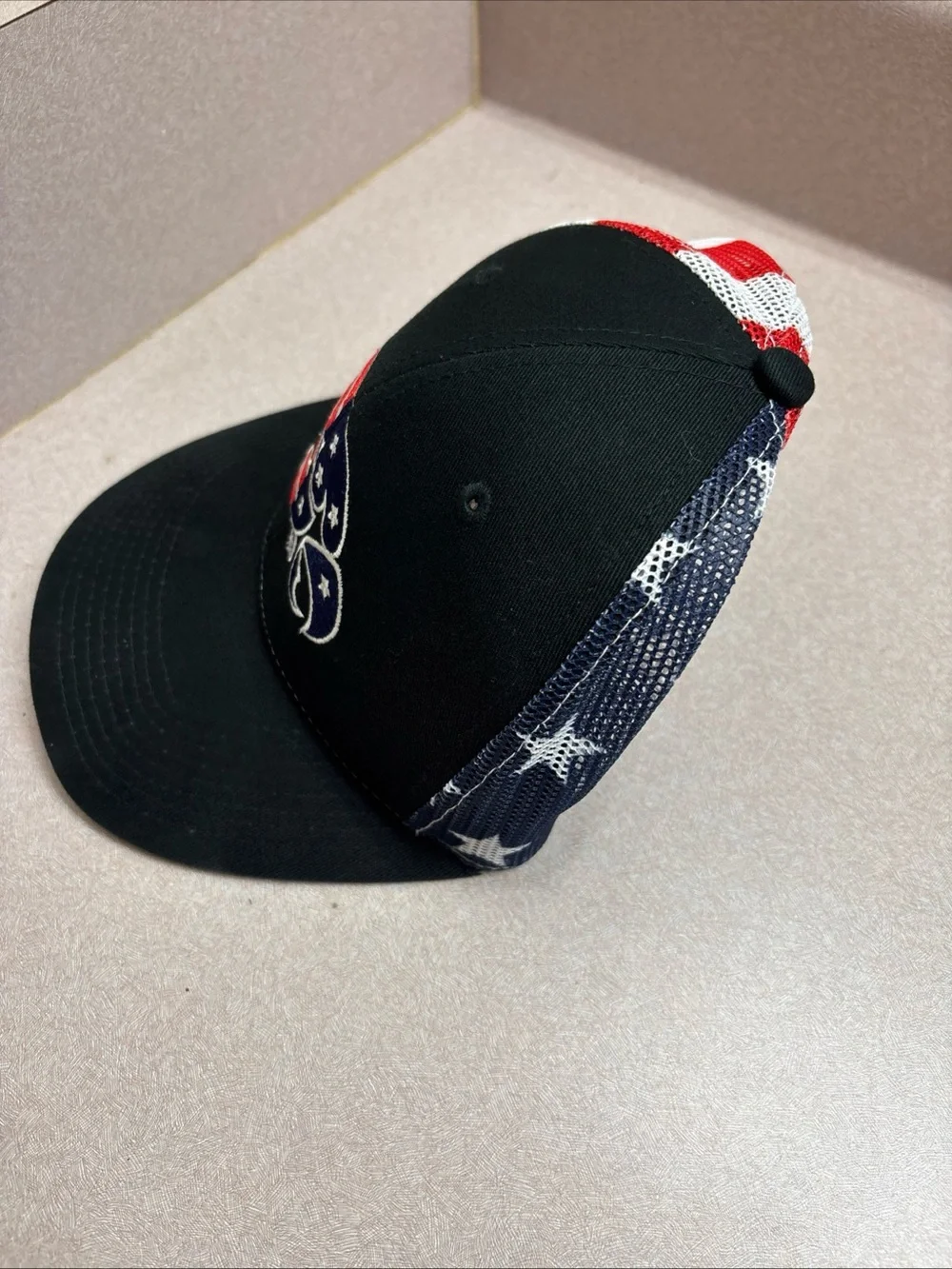 Iowa Hawkeyes Hat Cap Trucker Mesh Adjustable Snapback USA Flag Red White Blue